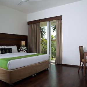 Double or Twin Room Garden View
